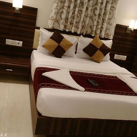Hotel Golden City Мумбаи Экстерьер фото